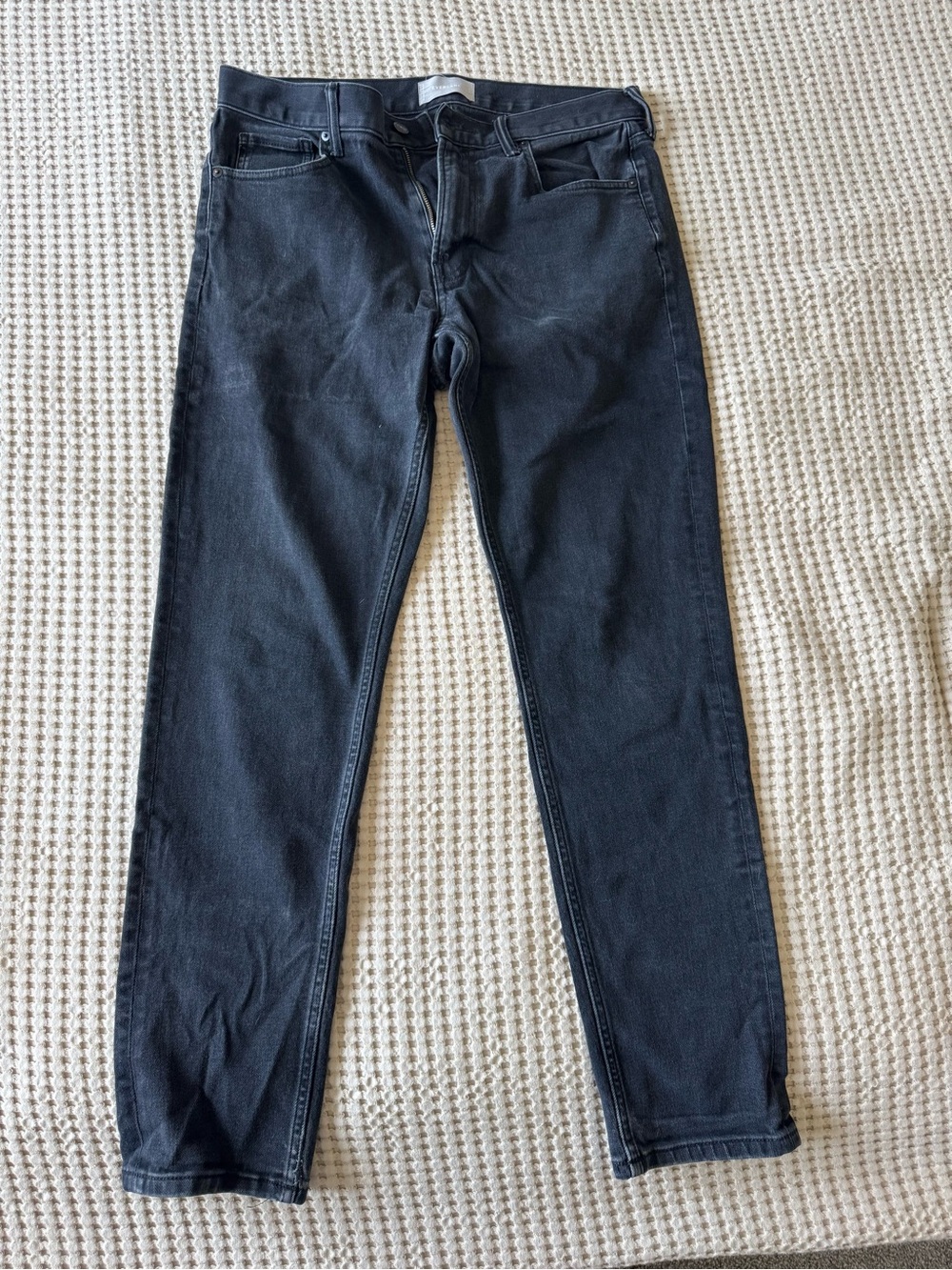 Everlane Men's Athletic Slim Straight Jeans in Black